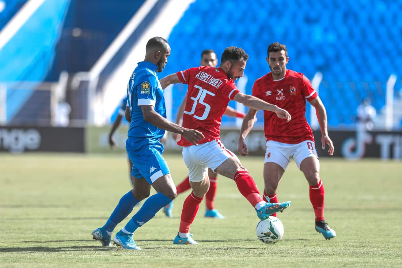 مباراة سابقة بين الأهلي والهلال