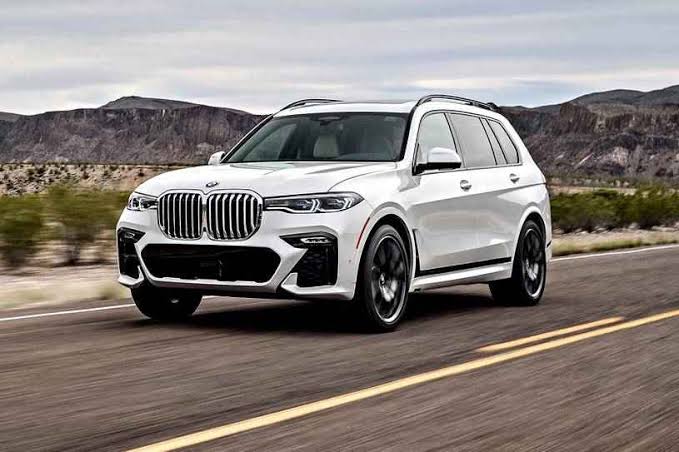 سيارة BMW X7 موديل 2023